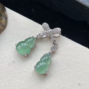 18K冰种晴水翡翠葫芦吊坠