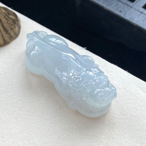 糯冰种翡翠貔貅吊坠