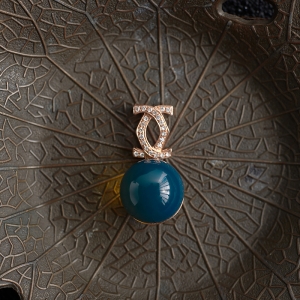 18K天空蓝多米蓝珀吊坠