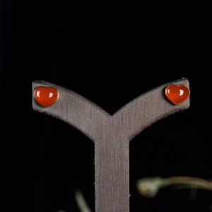 18K冰红南红爱心耳钉