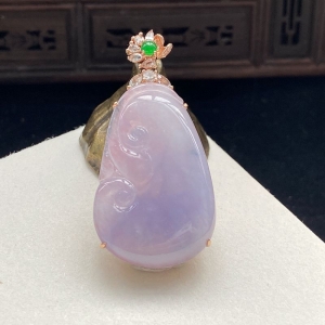 18K糯冰种紫罗兰翡翠如意吊坠