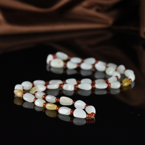 籽料和田白玉随形多圈手串