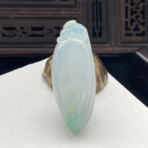冰种飘翠翡翠福瓜吊坠