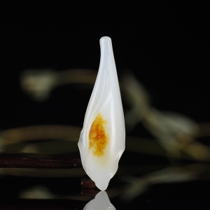 籽料和田白玉玉兰花吊坠