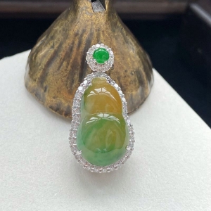 18K糯种黄加绿翡翠葫芦吊坠