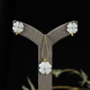 18K籽料和田白玉四叶草套装