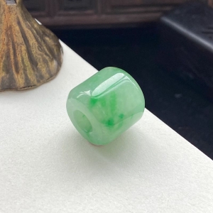 糯冰种飘翠翡翠路路通吊坠