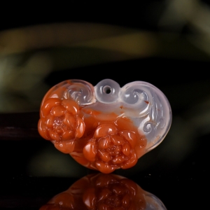 冰飘南红花开富贵锁吊坠