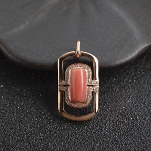 18KMOMO珊瑚方形吊坠