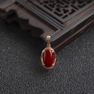 18K阿卡牛血红珊瑚吊坠