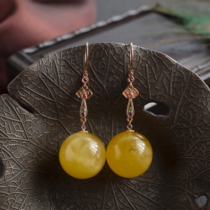 18K白花蜜蜡圆珠耳环