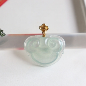 18k冰种翡翠如意吊坠