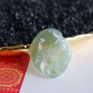 糯冰种飘花黄加绿翡翠幽莲吊坠