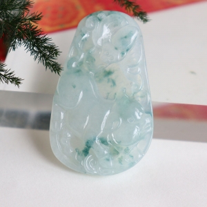 18k糯冰种飘花翡翠福猪吊坠