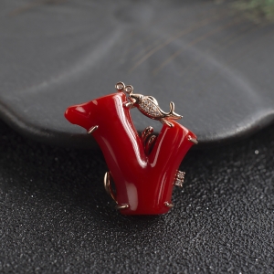 18K阿卡牛血红珊瑚树枝吊坠