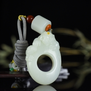 山流水料和田白玉貔貅玉琮手把件