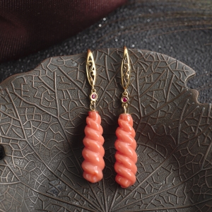 18KMOMO珊瑚耳环