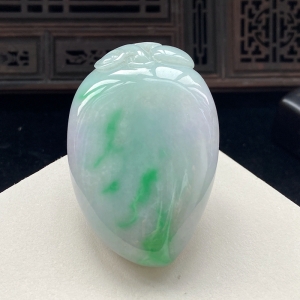 糯种豆绿翡翠寿桃吊坠