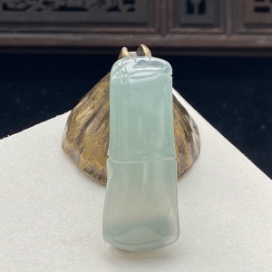 冰种翡翠节节高升吊坠