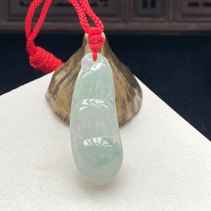 冰种飘翠翡翠福豆吊坠