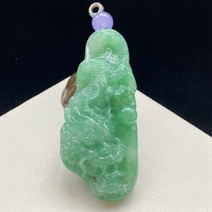 糯种豆绿翡翠飞龙在天吊坠