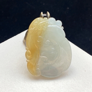 糯冰种黄翡如意吊坠