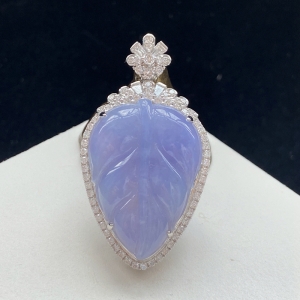 18K糯种紫罗兰翡翠金枝玉叶吊坠