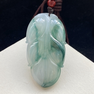 糯冰种飘花翡翠金枝玉叶吊坠