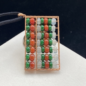 18K糯冰种三彩翡翠精打细算吊坠