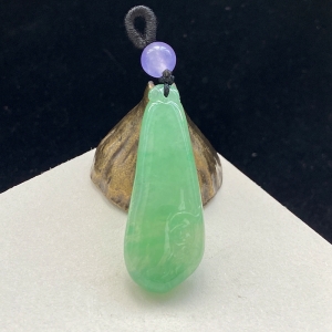 冰种浅绿翡翠福瓜吊坠