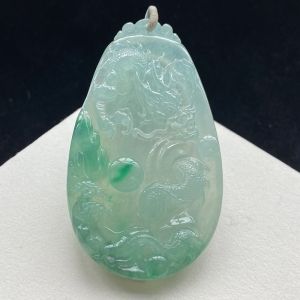 冰种飘花翡翠飞龙在天吊坠