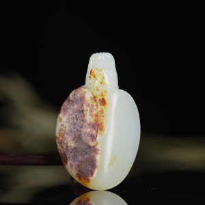 籽料和田白玉龙龟吊坠