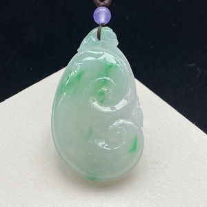 冰种飘翠翡翠如意吊坠