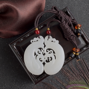 山料和田白玉龙凤呈祥吊坠（两件）