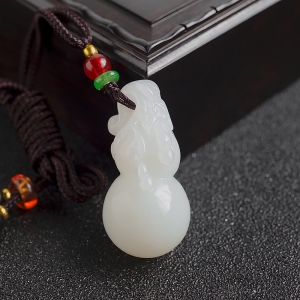 山料和田白玉葫芦吊坠