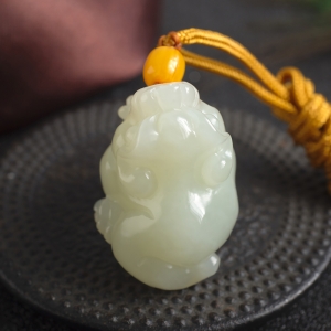 山料和田青白玉貔貅吊坠