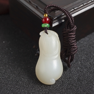 山料和田玉葫芦吊坠