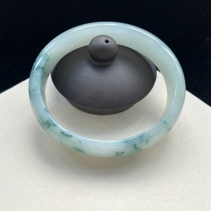 54mm糯种飘花翡翠贵妃镯