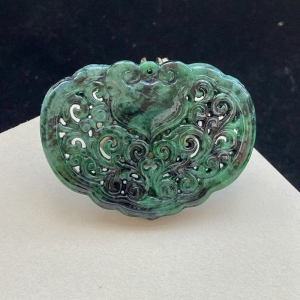 糯种翡翠灰绿如意吊坠