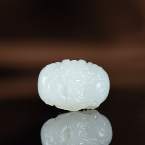 籽料和田白玉飞龙在天桶珠配件