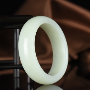 59mm山料和田白玉手镯