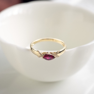 18K鸽血红红宝石马眼形戒指