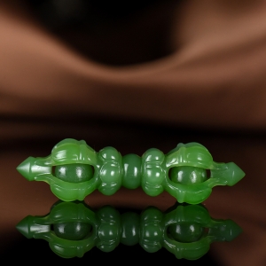 山料和田碧玉金刚杵吊坠