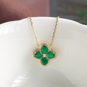 18K鲜绿祖母绿四叶草项链
