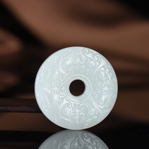 籽料和田白玉兽面平安扣吊坠