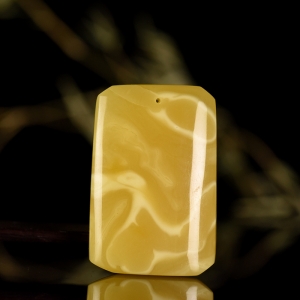 白花蜜鸡油黄蜜蜡平安牌吊坠