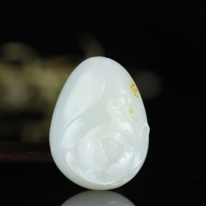 籽料和田白玉蝶恋花吊坠