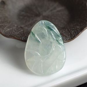 糯冰种飘花翡翠竹子吊坠