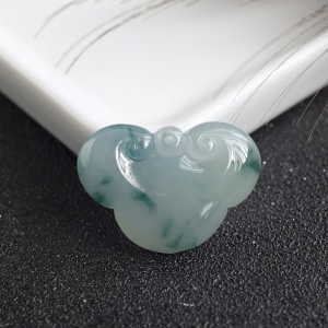 糯冰种飘花翡翠如意吊坠