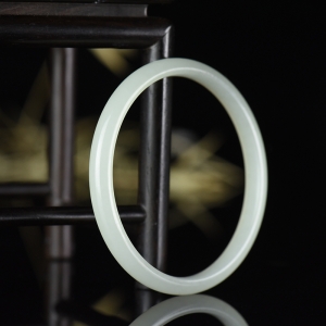 51.5mm山料和田白玉叮当镯